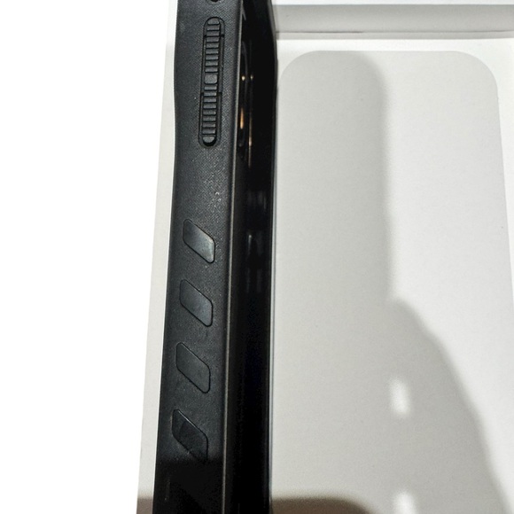 Colorful Wave Design Phone Case - Picture 3 of 3